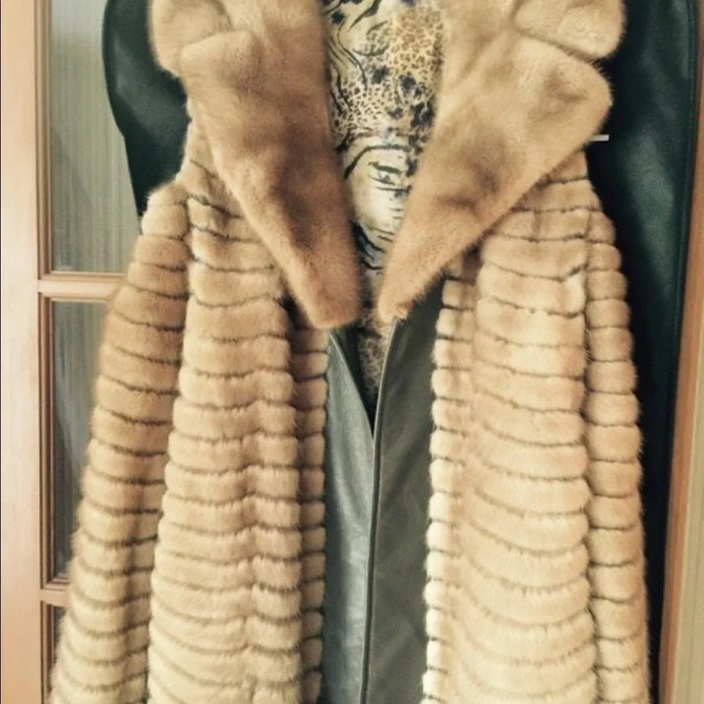 Champagne mink vest - Picture 3 of 6